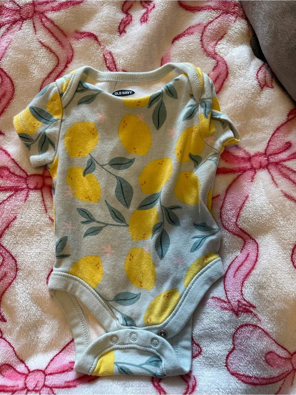 Old Navy Yellow Lemon Print Baby Bodysuit with Green Leaves
